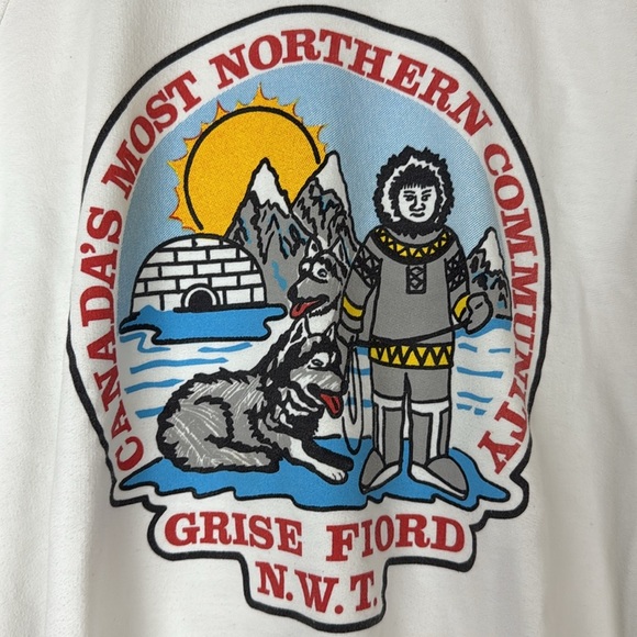 White Vintage Grise Fiord N.W.T. Graphic Men's Sweatshirt Size Medium - Picture 2 of 7
